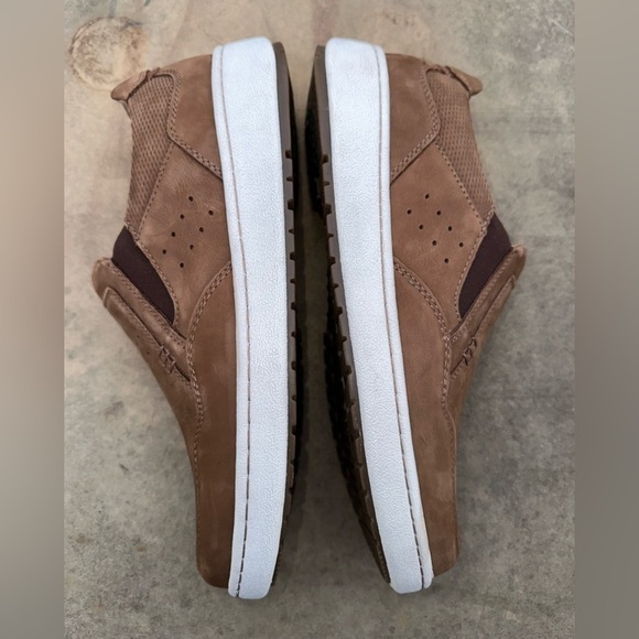 NWOT SEIBEL SIZE 43 MENS TAN SUEDE SLIP-ONS - Picture 5 of 8